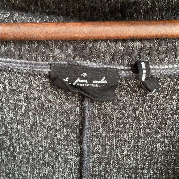 Urban Outfitters Oversized Cowl Neck Top M - Picture 4 of 5